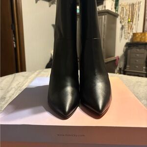 New Women’s Size 9 Boots